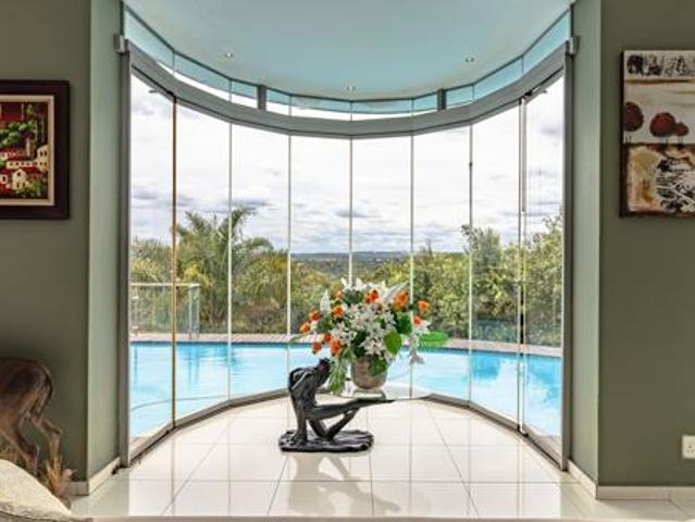 5 Bedroom House in Featherbrooke Estate