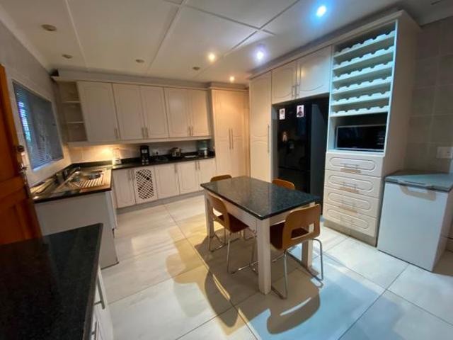 5 Bedroom House in Observation Hill