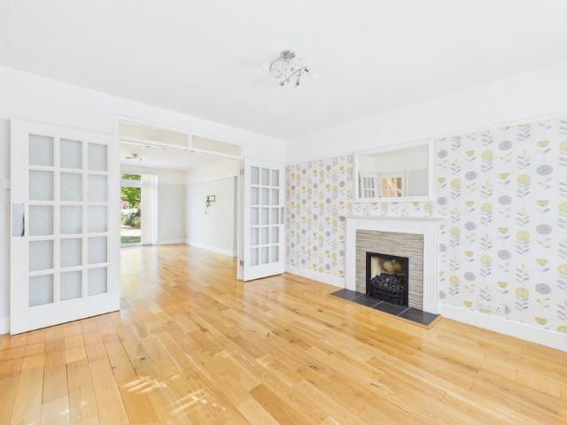 5 bedroom House in London Road, Wokingham