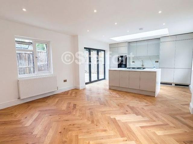 5 bedroom house in London