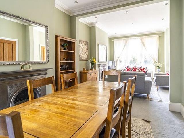 5 bedroom house in London