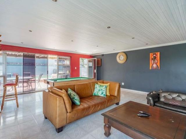 5 Bedroom House in La Mercy