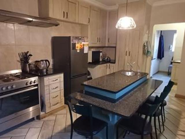 5 Bedroom House in La Provance