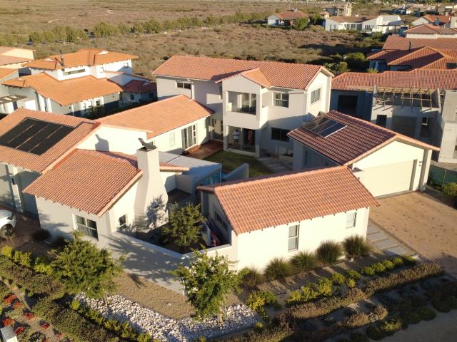 5 Bedroom House in Langebaan Country Estate