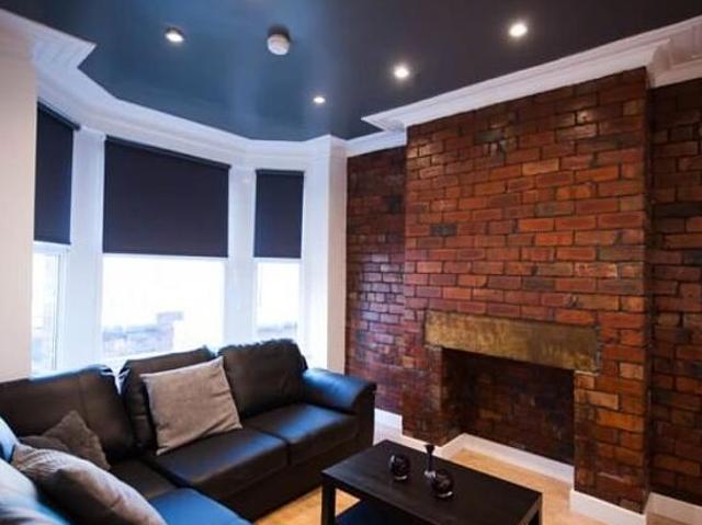 5 bedroom house in Leeds
