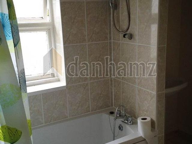 5 bedroom house in Leeds