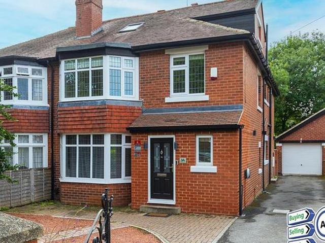 5 bedroom house in Leeds