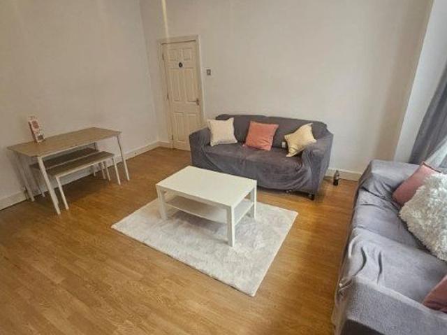 5 bedroom house in Leeds