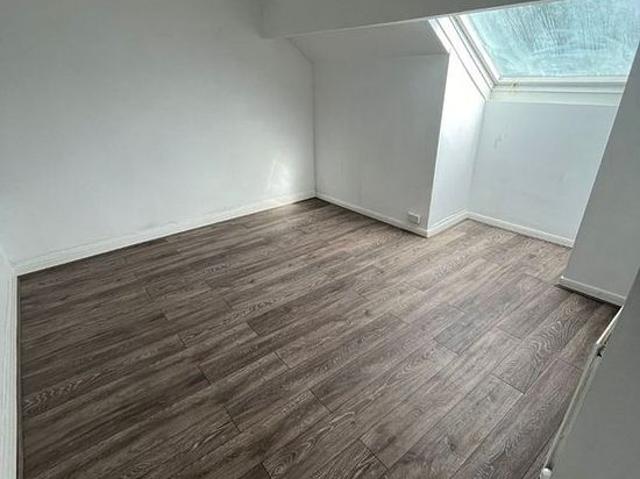 5 bedroom house in Leeds