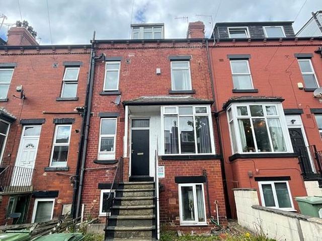 5 bedroom house in Leeds
