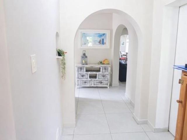 5 Bedroom House in Leisure Bay