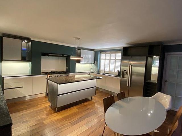 5 bedroom house in Liverpool