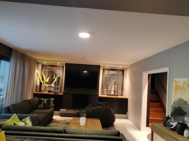 5 Bedroom House in Linkside