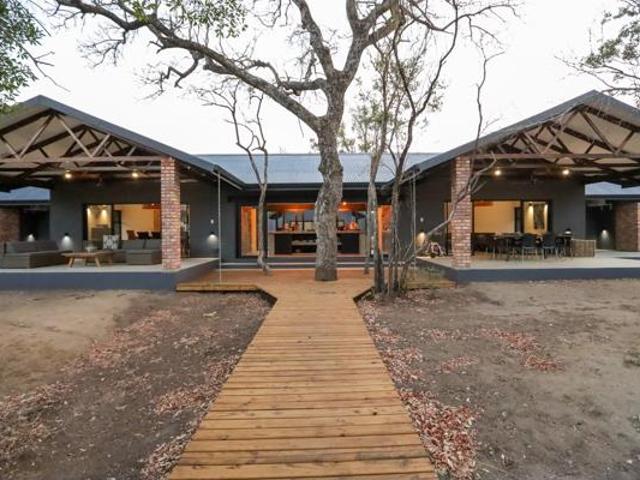 5 Bedroom House in Moditlo Wildlife Estate