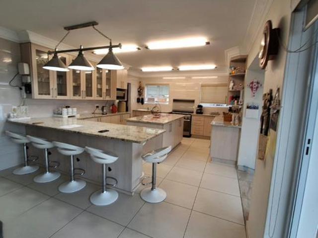 5 Bedroom House in Marina Martinique