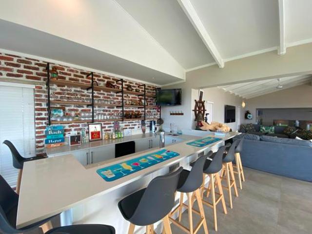 5 Bedroom House in Southbroom