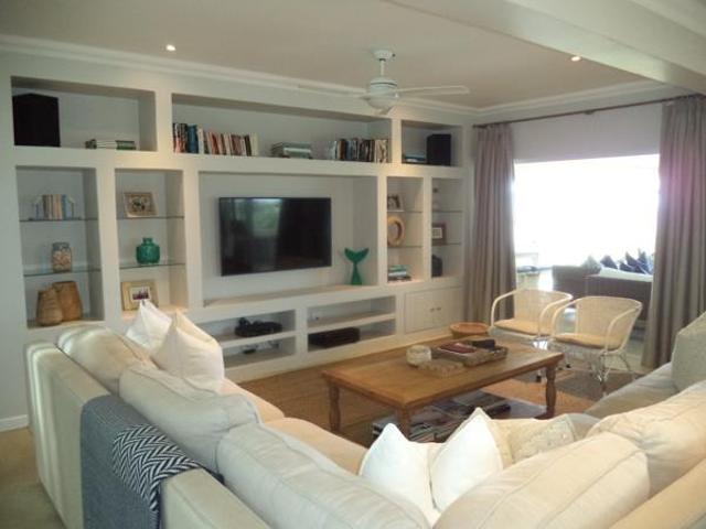 5 Bedroom House in Southbroom