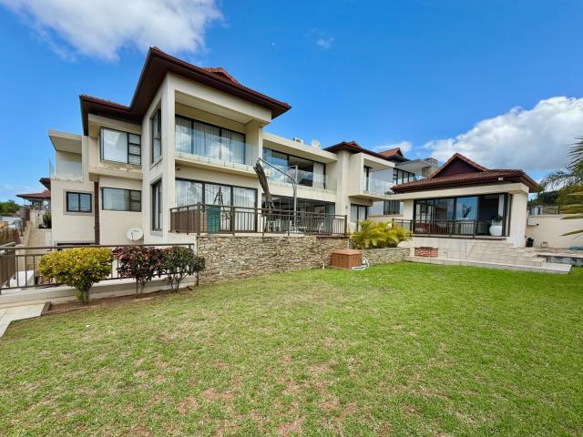 5 Bedroom House in Sheffield Beach