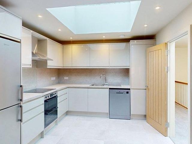 5 bedroom house in Sheffield