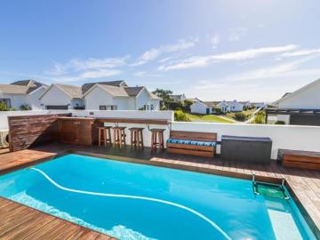5 Bedroom House in St Francis Bay Village