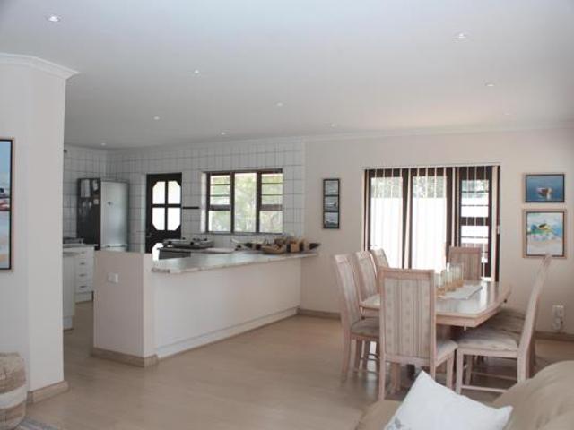 5 Bedroom House in St Francis Bay Canals