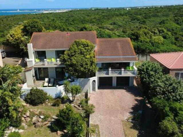 5 Bedroom House in St Francis On Sea Phase I