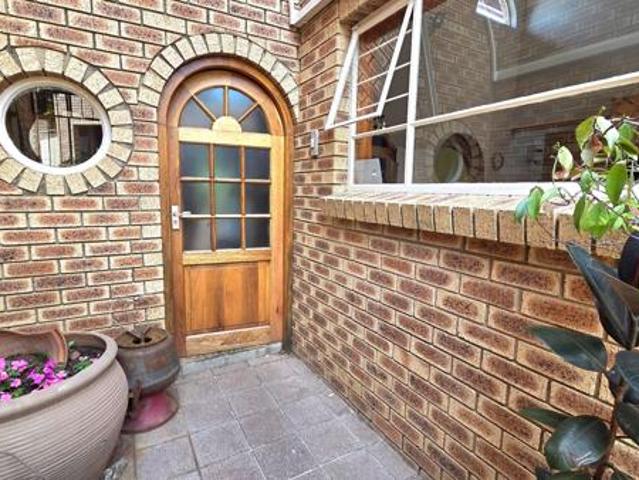 5 Bedroom House in Panorama
