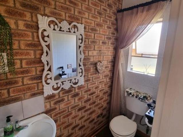 5 Bedroom House in Panorama