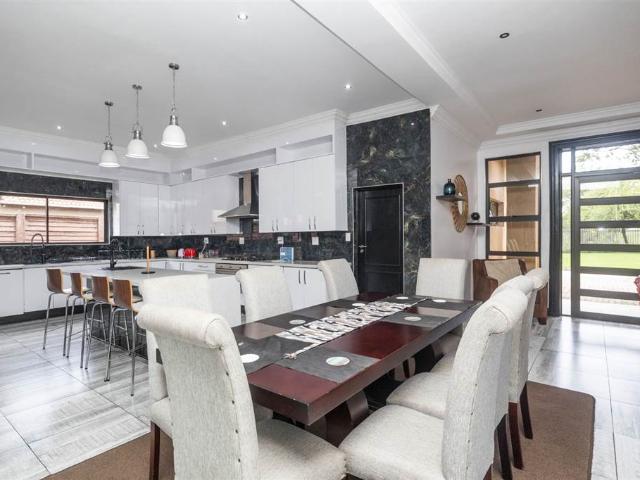 5 Bedroom House in Pecanwood