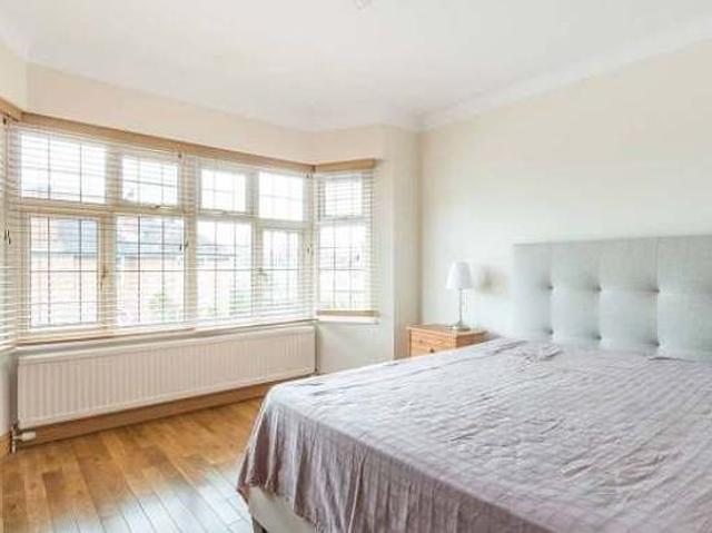 5 bedroom house in Richmond