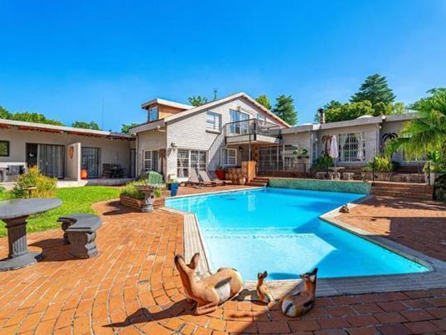 5 Bedroom House in Woodmead