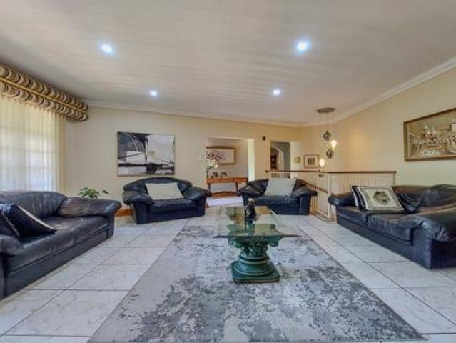 5 Bedroom House in West Acres Ext 6