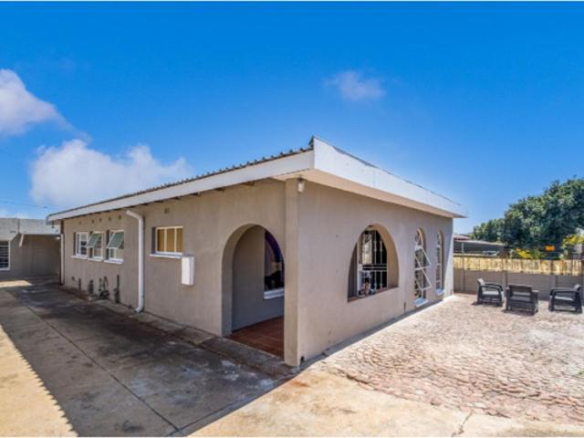 5 Bedroom House in Westdene
