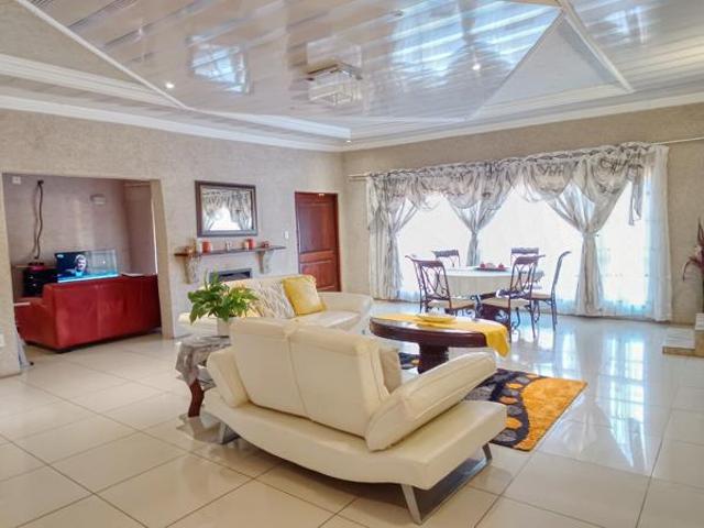 5 Bedroom House in White River Central