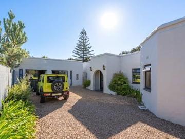 5 Bedroom House in Tokai