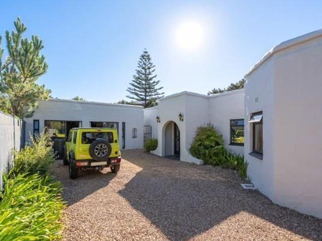 5 Bedroom House in Tokai