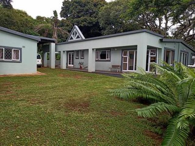5 bedroom house in trafalgar south coast