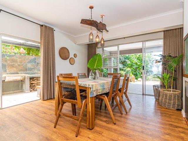 5 Bedroom House in Umdloti Beach