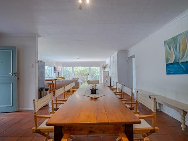 5 Bedroom House in Voelklip