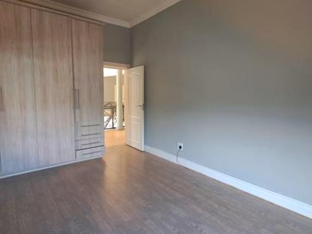 5 Bedroom House in Xanadu