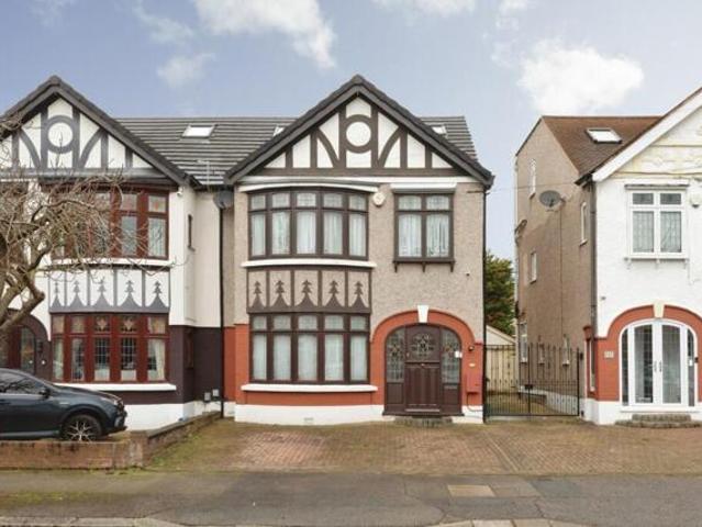 5 Bedroom House Ilford Greater London 101797047