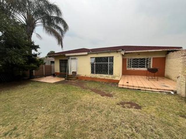 5 bedroom house on the market in kem.