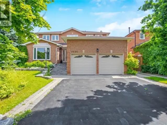 5 Bedroom House Oakville ON 103594493