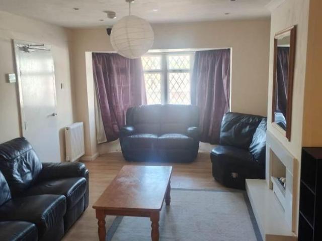 5 bedroom house of multiple occupation to rent