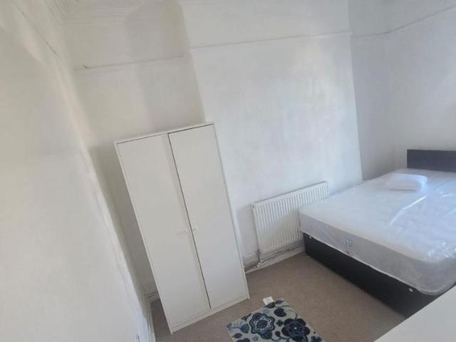 5 bedroom house of multiple occupation to rent