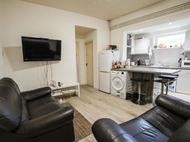 5 bedroom house of multiple occupation to rent