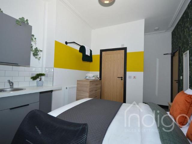 5 bedroom house of multiple occupation to rent