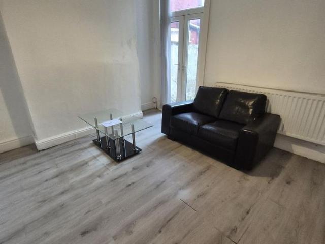 5 bedroom house of multiple occupation to rent