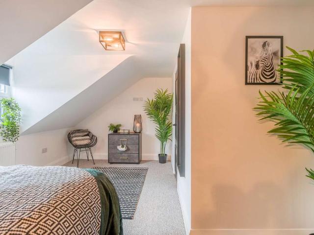 5 bedroom house of multiple occupation to rent