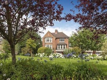 5 Bedroom House London Greater London LS98930349